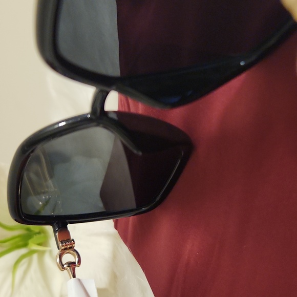 Gucci square framed sunglasses ๐ I ACCEPT ANY REASONABLE OFFERS - Picture 9 of 16